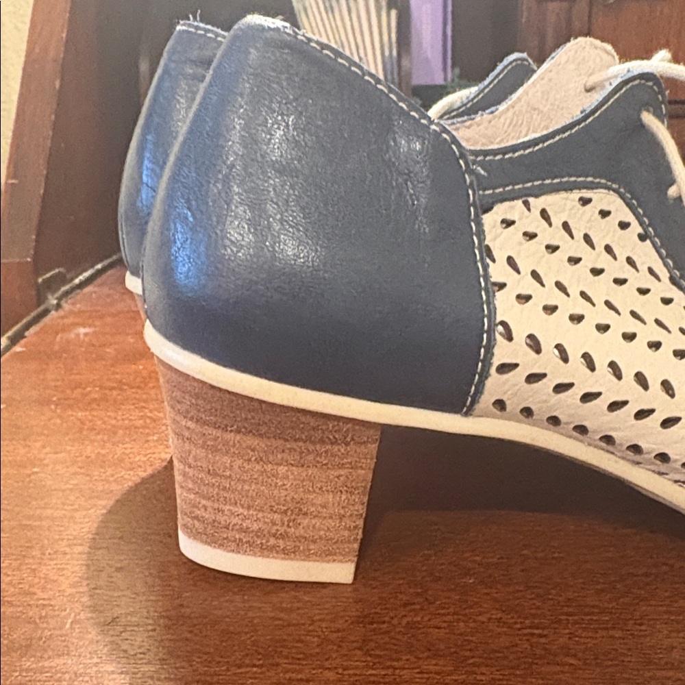 Brako Anatomics Collection Blue and White Shoes - Picture 4 of 6